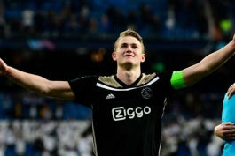 ajax-آژاکس-مدافع-کاپیتان-هلند-لیگ قهرمانان اروپا