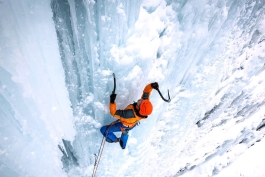 مرحله سوم جام جهانی یخ نوردی؛ درخشش جنگجویان ایرانی با صعود به فینال - ice climbing iran