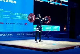 پوپک بسامی اولین وزنه بردار زن ایران در مسابقات قهرمانی آسیا شد