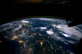 یه دور دور کره زمین