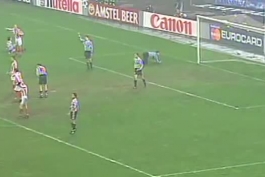 كليپ  بازی بسیار جذاب دور رفت از مرحله یک چهارم نهایی لیگ قهرمانان اروپا 1999_1998  ورزشگاه دل آلپی  یوونتوس  - المپیاکوس 