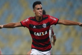 Flamengo -فلامینگو-هافبک-برزیل