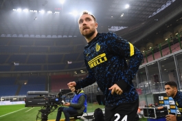 اینتر/هافبک دانمارکی/Inter/Danish midfielder