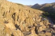    	از روستای زیبای کندوان دیدن کنید!