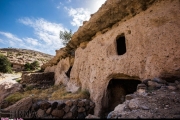    	تصاویری از روستای صخره ای میمند کرمان