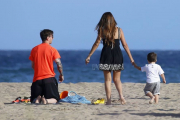 لئو مسی و خانواده در سواحل کاتالونیا