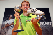 عکسای اهدای توپ و کفش نقره ای جام جهانی به توماس مولر دوست داشتنی