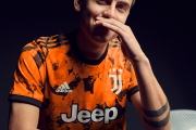 پیراهن یوونتوس / Juventus Kit