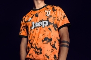 پیراهن یوونتوس / Juventus Kit