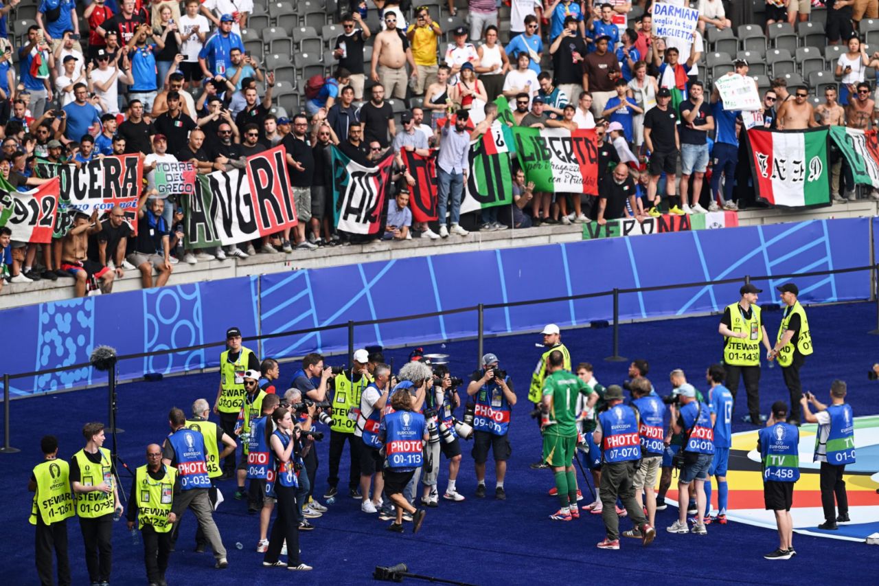 عذرخواهی جانلوییجی دوناروما از هواداران ایتالیا پس از شکست ۲-۰ این تیم برابر سوئیس در مرحله یک هشتم نهایی یورو ۲۰۲۴